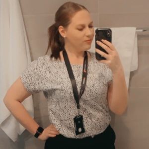 Meet your Posher, Caitlin